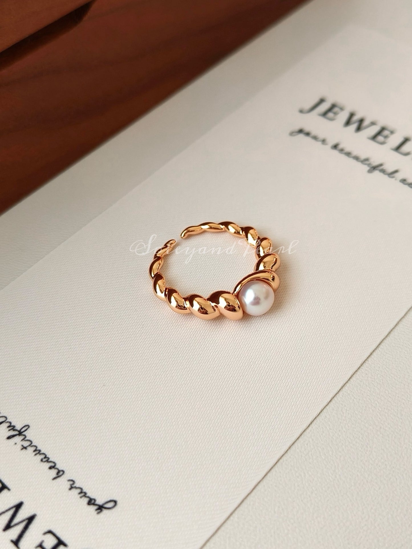 Twist Pearl Ring