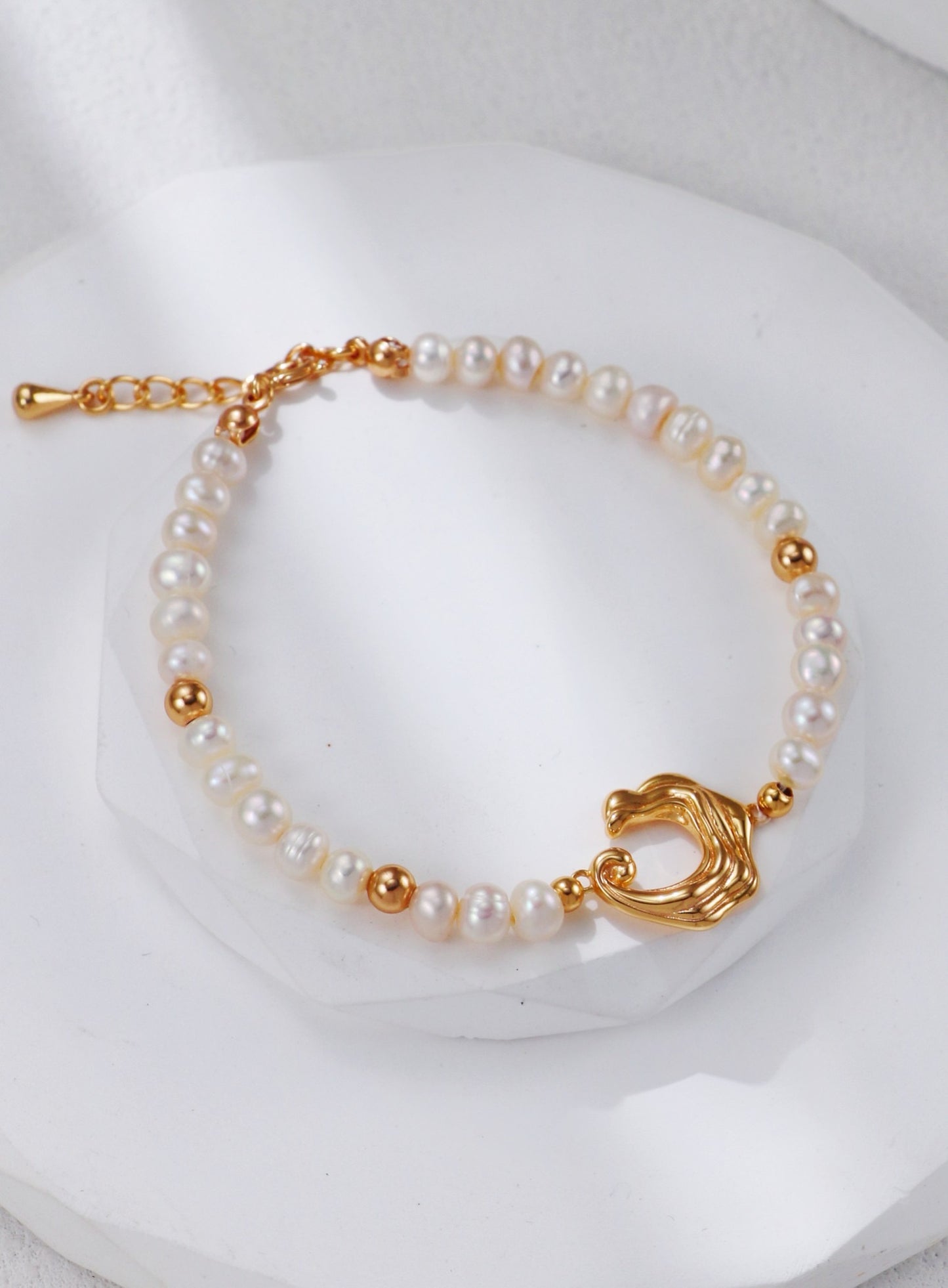 Wave Pearl Bracelet