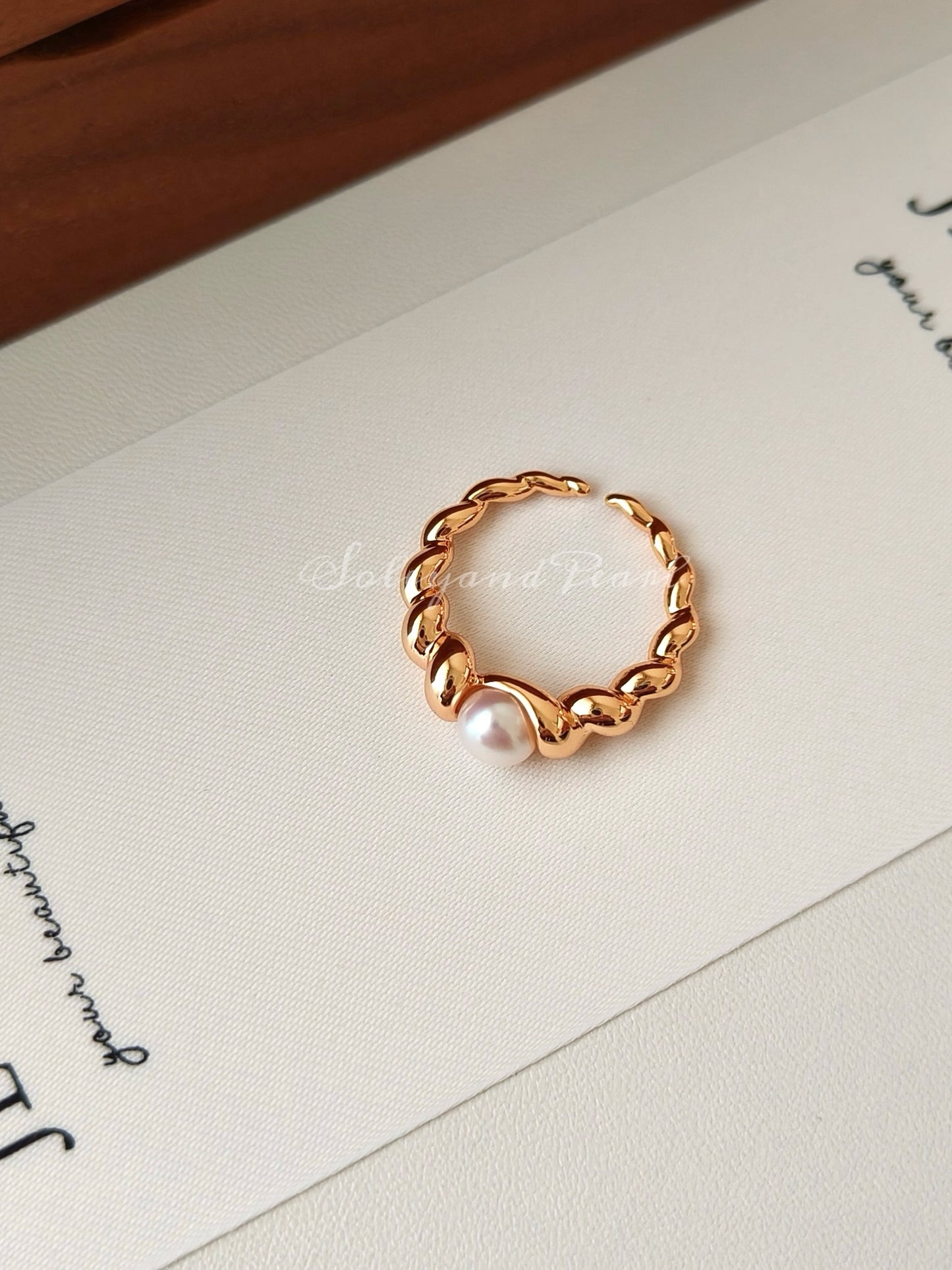 Twist Pearl Ring