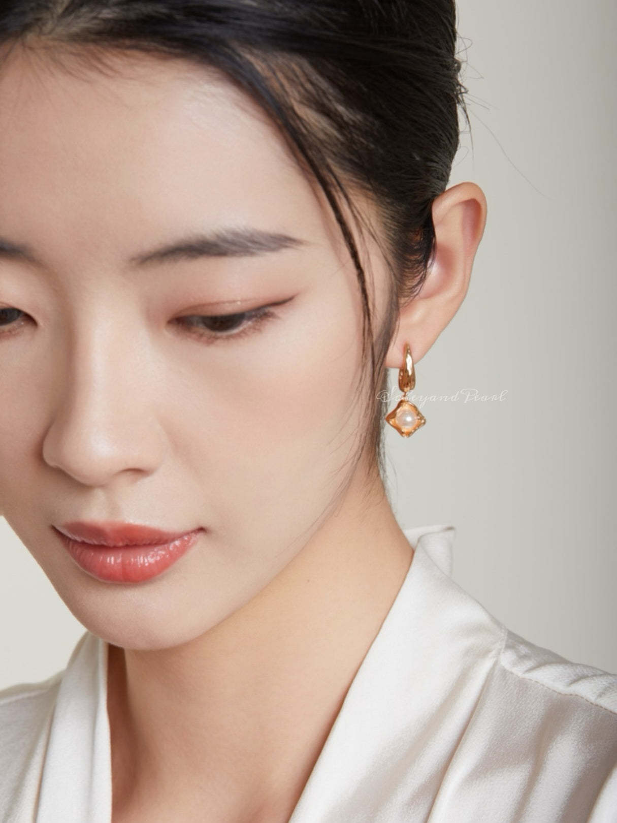 Flower Bud Pearl earrings