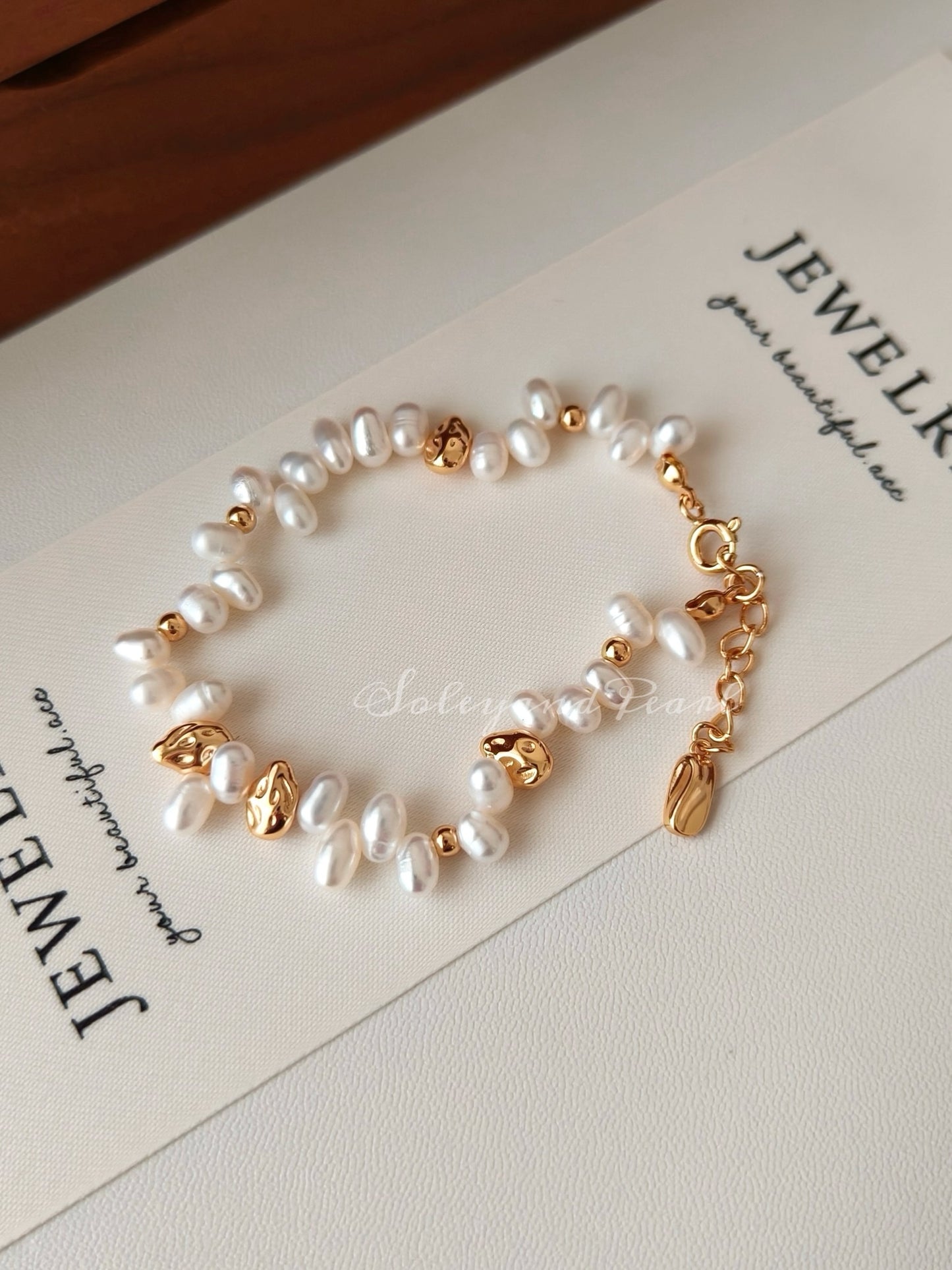 Organic Pearl Bracelet